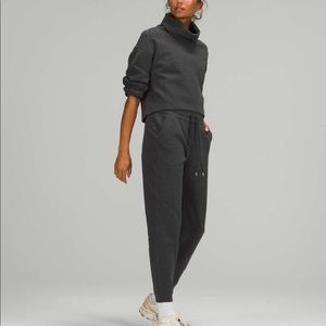 Lululemon ribbed 7/8 high rise jogger. Size 0.